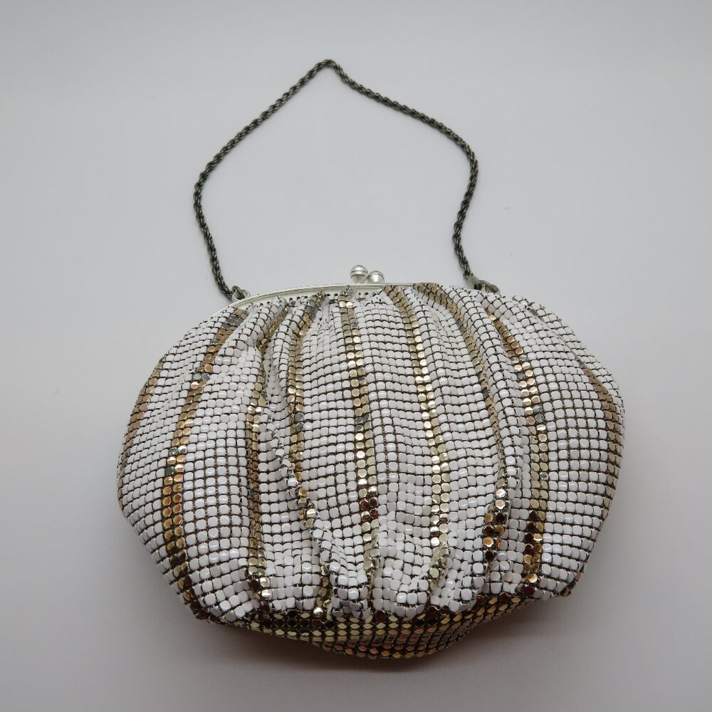 Mini White Gold Metal Mesh Kiss Lock Wristlet Clutch Bag
